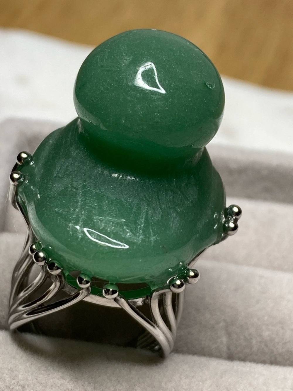 Carved Green Aventurine Duck Ring • Whimsical Rubber Ducky Jewelry • Artisan Gem - Picture 5 of 6